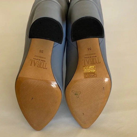 Toral Gray Leather Boots Slip On Block Heel Sophia Fenoa NIB